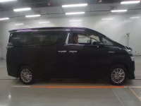 Toyota VELLFIRE лот № 30372 оценка 4  с аукциона в Японии 2