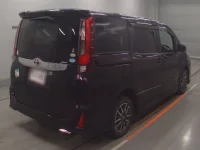 Toyota NOAH лот № 30366 оценка 3.5  с аукциона в Японии 1