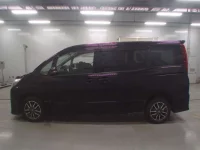 Toyota NOAH лот № 30366 оценка 3.5  с аукциона в Японии 3