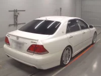Toyota CROWN лот № 30359 оценка 4  с аукциона в Японии 1