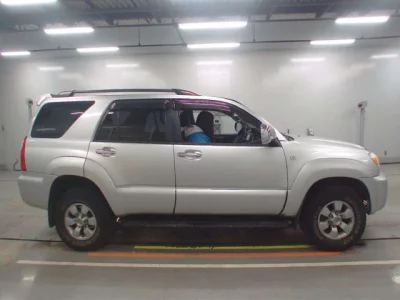 Toyota HILUX SURF  с аукциона в Японии