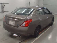 Nissan TIIDA LATIO лот № 10285 оценка 4  с аукциона в Японии 1