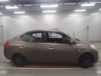 Nissan TIIDA LATIO лот № 10285 оценка 4  с аукциона в Японии 2