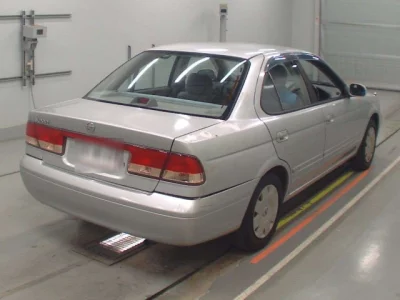 Nissan SUNNY  с аукциона в Японии
