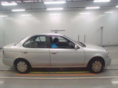 Nissan SUNNY  с аукциона в Японии