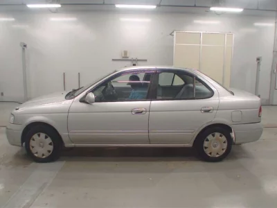 Nissan SUNNY  с аукциона в Японии