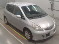 Honda FIT лот № 10281 оценка 3  с аукциона в Японии 4