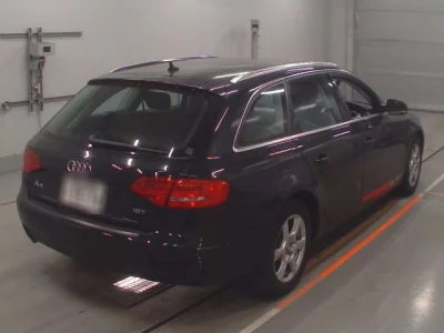 Audi A4  с аукциона в Японии