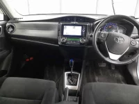 Toyota COROLLA AXIO лот № 30500 оценка 3.5  с аукциона в Японии 8