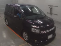 Toyota VOXY лот № 30503 оценка 3.5  с аукциона в Японии 4