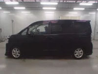 Toyota VOXY лот № 30503 оценка 3.5  с аукциона в Японии 3