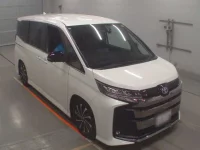 Toyota NOAH лот № 36105 оценка 5  с аукциона в Японии 4