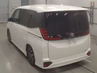 Toyota NOAH лот № 36105 оценка 5  с аукциона в Японии 5