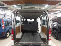 Toyota HIACE VAN лот № 30572 оценка RA  с аукциона в Японии 8