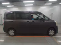 Toyota NOAH лот № 30569 оценка 3.5  с аукциона в Японии 2