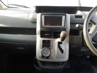 Toyota NOAH лот № 30569 оценка 3.5  с аукциона в Японии 8
