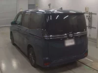Toyota VOXY лот № 30568 оценка 4  с аукциона в Японии 5