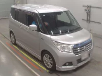 Mitsubishi DELICA D2 лот № 10304 оценка 3.5  с аукциона в Японии 4