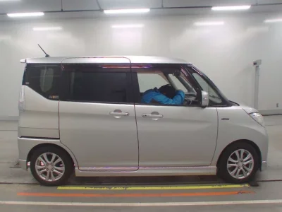 Mitsubishi DELICA D2