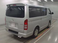 Toyota HIACE VAN лот № 30525 оценка 2  с аукциона в Японии 1