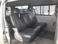 Toyota HIACE VAN лот № 30525 оценка 2  с аукциона в Японии 9
