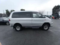 Mitsubishi DELICA лот № 75063 оценка 99  с аукциона в Японии 2