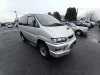 Mitsubishi DELICA лот № 75063 оценка 99  с аукциона в Японии 4