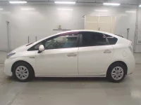 Toyota PRIUS PHV лот № 30619 оценка R  с аукциона в Японии 3
