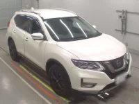 Nissan X-TRAIL лот № 30610 оценка 5  с аукциона в Японии 4