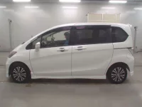 Honda FREED лот № 30601 оценка 4  с аукциона в Японии 3