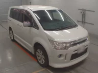Mitsubishi DELICA D5 лот № 30597 оценка 3.5  с аукциона в Японии 4