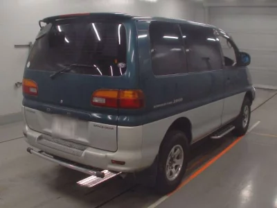 Mitsubishi DELICA