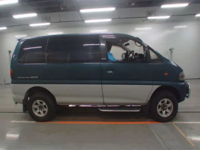 Mitsubishi DELICA