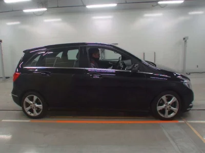 Mercedes-Benz B CLASS