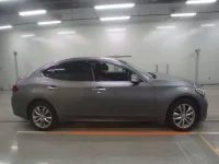 Nissan FUGA лот № 30641 оценка 4  с аукциона в Японии 2