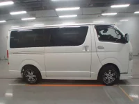 Toyota HIACE VAN лот № 36135 оценка 5  с аукциона в Японии 2