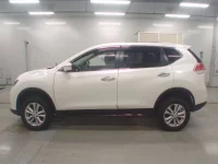 Nissan X-TRAIL лот № 30699 оценка 4  с аукциона в Японии 3
