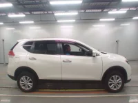 Nissan X-TRAIL лот № 30699 оценка 4  с аукциона в Японии 2