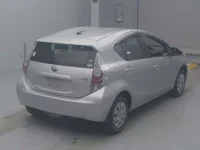 Toyota AQUA лот № 30004 оценка 3.5  с аукциона в Японии 1