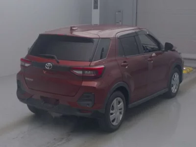 Toyota RAIZE  с аукциона в Японии