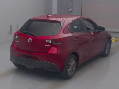 Mazda DEMIO  с аукциона в Японии