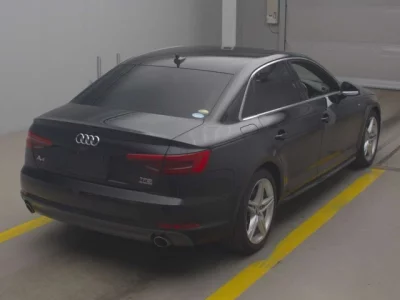 Audi A4  с аукциона в Японии