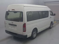 Toyota HIACE VAN лот № 62024 оценка RA  с аукциона в Японии 1