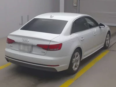 Audi A4  с аукциона в Японии