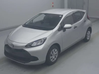 Toyota AQUA  с аукциона в Японии