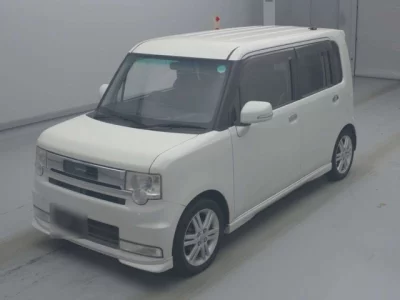 Toyota PIXIS SPACE  с аукциона в Японии