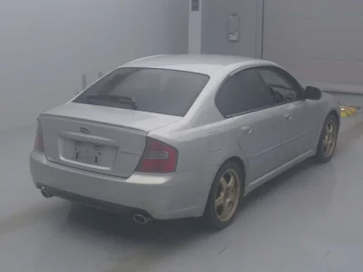 Subaru LEGACY B4