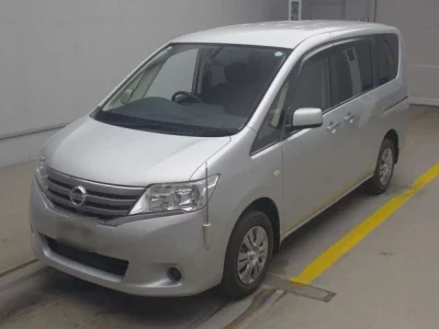 Nissan SERENA  с аукциона в Японии