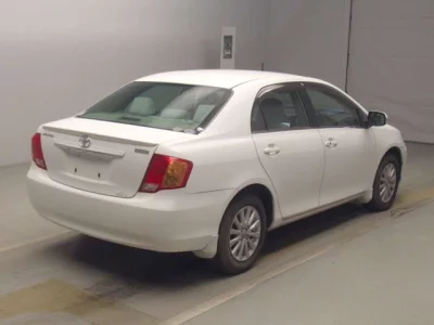 Toyota COROLLA AXIO  с аукциона в Японии