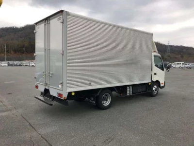 Toyota DYNA  с аукциона в Японии